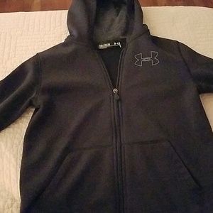 Boys Under Armour hoody size m black